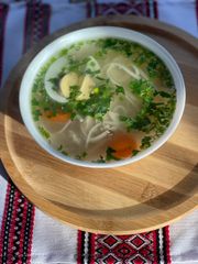 ROSÓŁ Z MAKARONEM I JAJKIEM