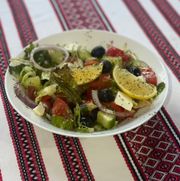 SAŁATKA GRECKA Z FETĄ