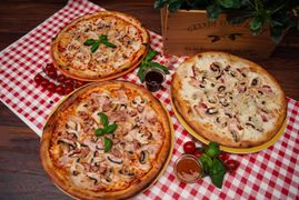 Imprezowy Zestaw (4 Pizzy 40cm + 4 sosy)