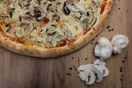 2. Pizza Funghi