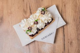 gofry z bitą śmietaną , owocami, gofry z bitą śmietaną , owocami,