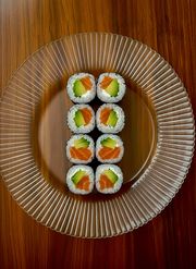 Norimaki z Łososiem i awokado 8szt.