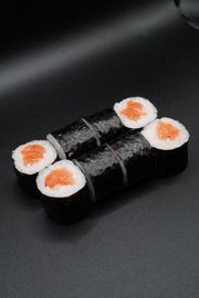 Maki z łososiem 8 szt-107g