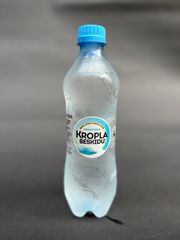 Woda niegazowana