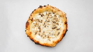 22. Pizza Funghi Bianca