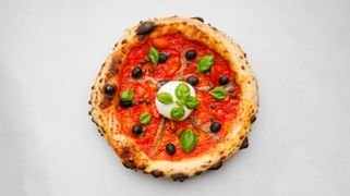 17. Pizza Pugliese