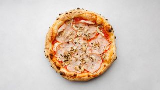 10. Pizza Cotto e Funghi