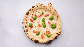 23. Pizza Pachino e Bufala