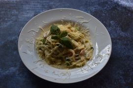 Tagliatelle z wędzonym łososiem