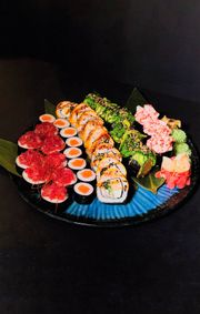 Zestaw DELUXE 32 kawałki +3 Gunkan (1242g)