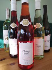 Wino lekka czerwona porzeczka