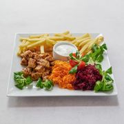 Gyros drobiowy z sosem czosnkowym