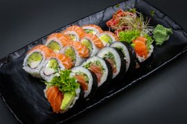 Surowy I (14 szt.- 6 futomaki, 8 california)