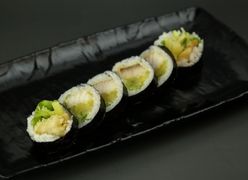 Futomaki 12 (dorada w tempurze)