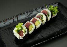 Futomaki 6 (tuńczyk)