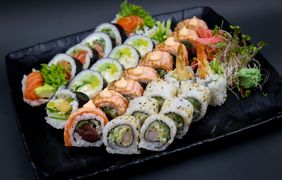 Mieszany II (28 szt. – 12 futomaki, 16 california)