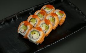 California maki special (surimi / łosoś)