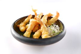 Krewetki lub kalmary  w tempurze