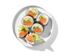 Futomaki philadelphia z łososiem surowym