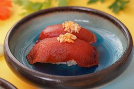 Nigiri z kompresowanym arbuzem 2 szt. 🌱