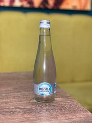 Woda niegazowana 0,5L Woda niegazowana 0,5L