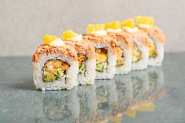 URAMAKI krewetka w panko/tatar z tuńczyka (SAKURA) - 10 sztuk