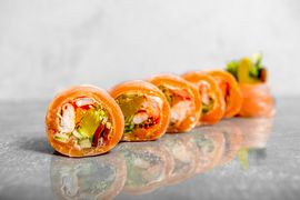 EBI SALMON ROLL - 8 sztuk