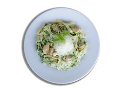 Makaron ze szpinakiem i kurczakiem