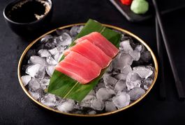 Sashimi z tuńczykiem