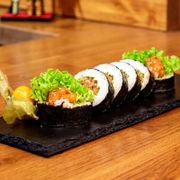 Tatar maki łosoś