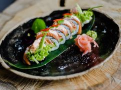 FUTOMAKI FUSION OPIEKANY ŁOSOŚ 6 SZT.