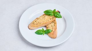Pieczywo czosnkowe [6szt..] / Хліб з часником.