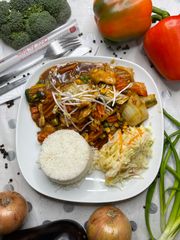 162.W sosie teriyaki z kurczakiem
