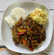 173.W sosie hoisin z wołowiną
