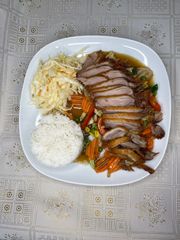 165.W sosie teriyaki z kaczką