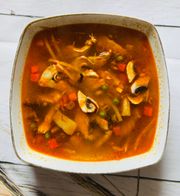 10B.Zupa tajska slodko - kwasna z kurczaka