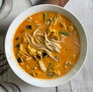 81.Zupa Udon z tofu