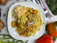 21.Makaron smażony chiński z tofu