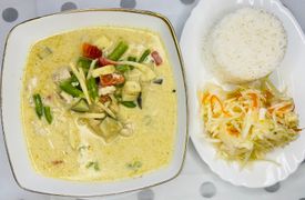 122.Curry zielone z kurczakiem