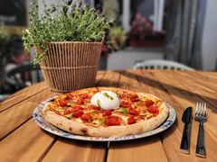 70. Pizza Burrata