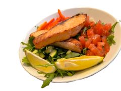 Sałatka z łososiem