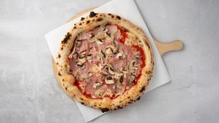 Pizza Prosciutto e Funghi