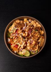Bowl z frytkami i polędwiczkami z kurczaka