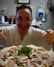 32. MORTADELA (PIZZA SPECJALNA)