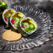 Futo wege z orzechowym sosem