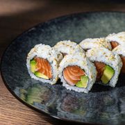California z łososiem i awokado