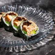 Futo z łososiem grillowanym