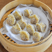 Jiaozi z wieprzowiną i krewetkami