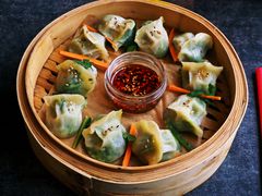 Jiaozi ze szpinakiem i serem
