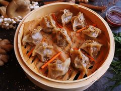 Jiaozi z wołowiną porem i marchewką